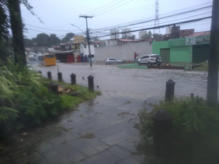 Rua Silveira Martins virou um rio | Foto: Marcelo Seara Ledo da Cruz | Cidadão Repórter