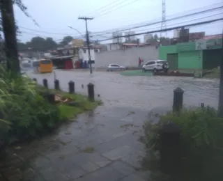 Salvador registra alagamentos após fortes chuvas nesta manhã