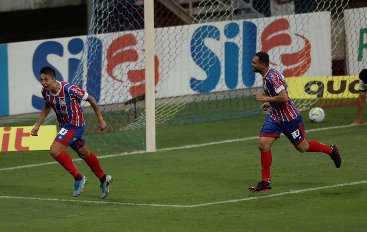 Bahia supera Corinthians na Fonte Nova e respira fora da zona da degola