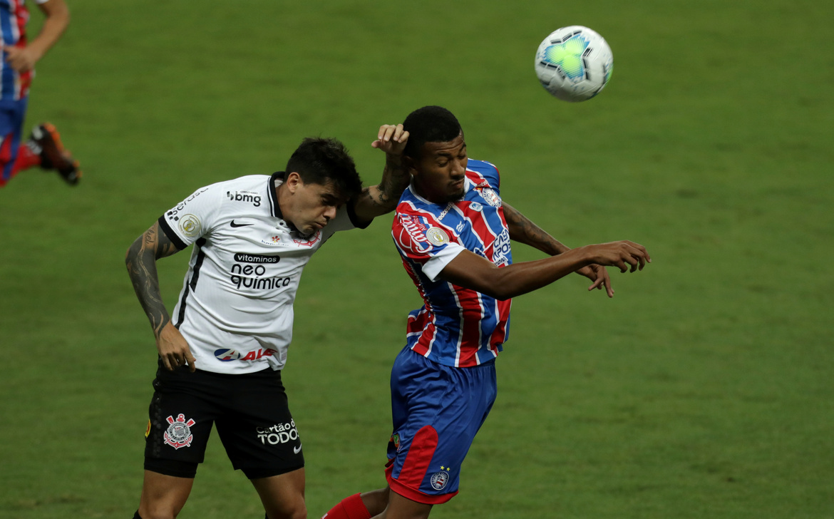 Bahia supera Corinthians na Fonte Nova e respira fora da zona da degola