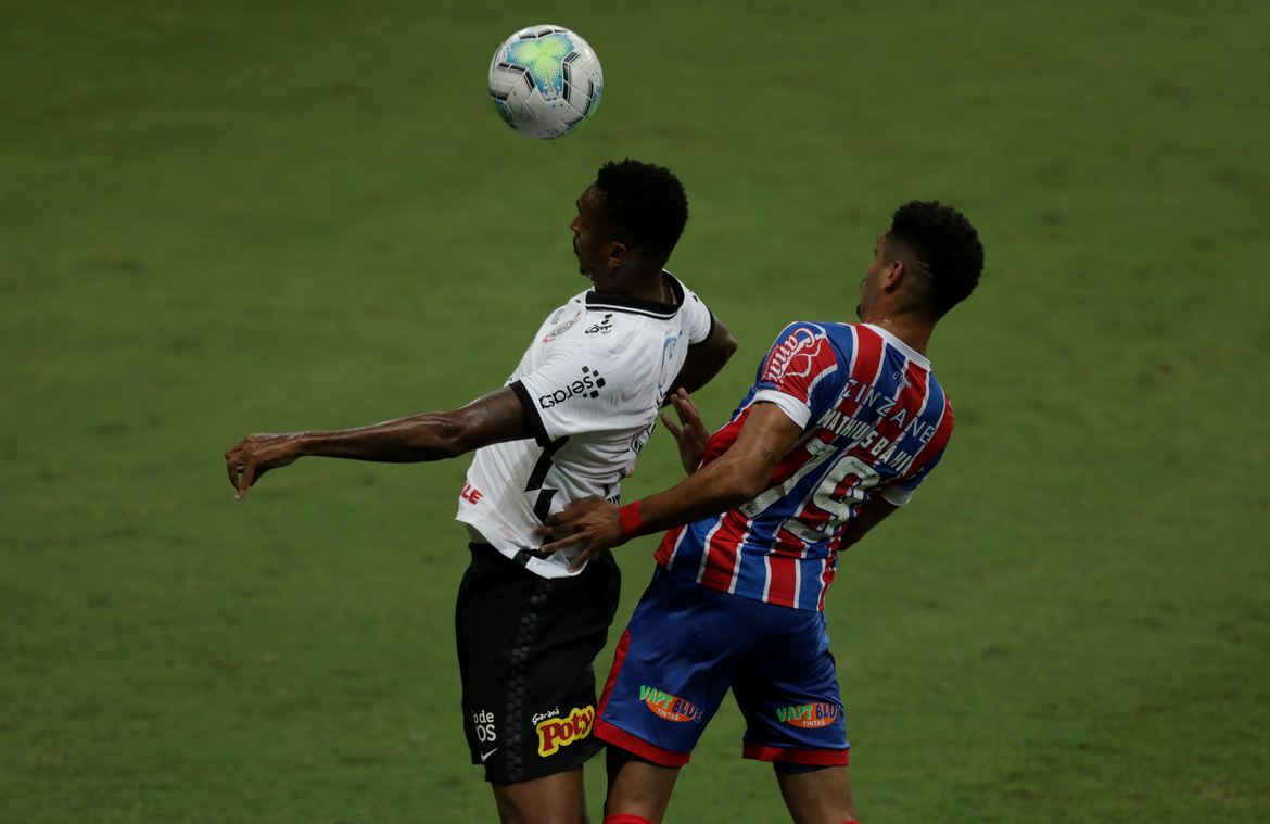 Bahia supera Corinthians na Fonte Nova e respira fora da zona da degola
