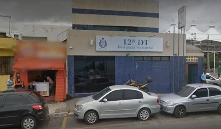 A ocorrência foi registrada na 12ª Delegacia Territorial (DT) no bairro de Itapuã | Foto: Reprodução | Google Street View