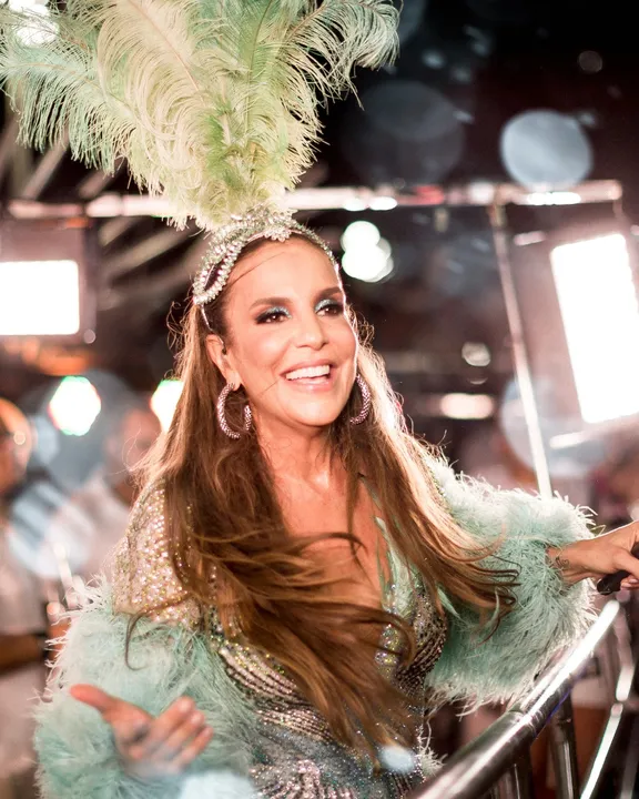 A tão esperada live conjunta entre Ivete Sangalo e Claudia Leitte acontece no próximo sábado, 13, às 17h30. Foto - Rafa Mattei