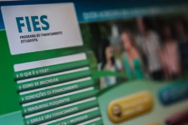 Esquema que pode ter desviado R$ 1 bilhão para 20 instituições de ensino