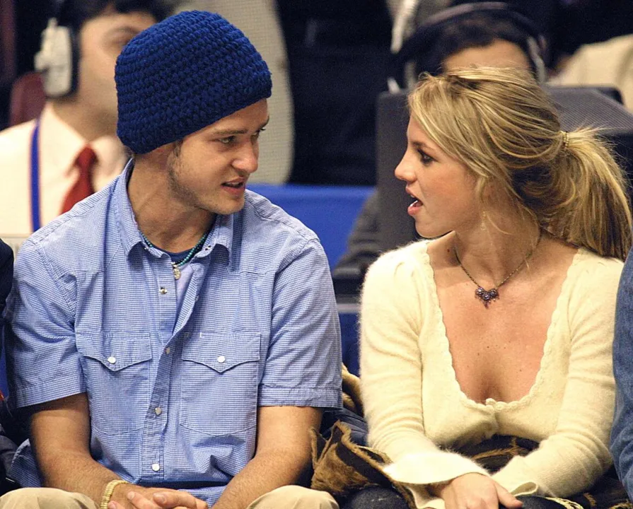 Timberlake e Spears namoraram entre 1998 e 2002, relacionamento que terminou sob acusações de traição da parte de Britney | Foto: Tom Mihalek | AFP