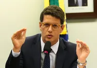 Ministro do Meio Ambiente é diagnosticado com Covid-19