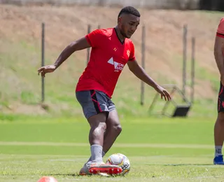 Vitória busca clubes para jogadores fora dos planos de Rodrigo Chagas