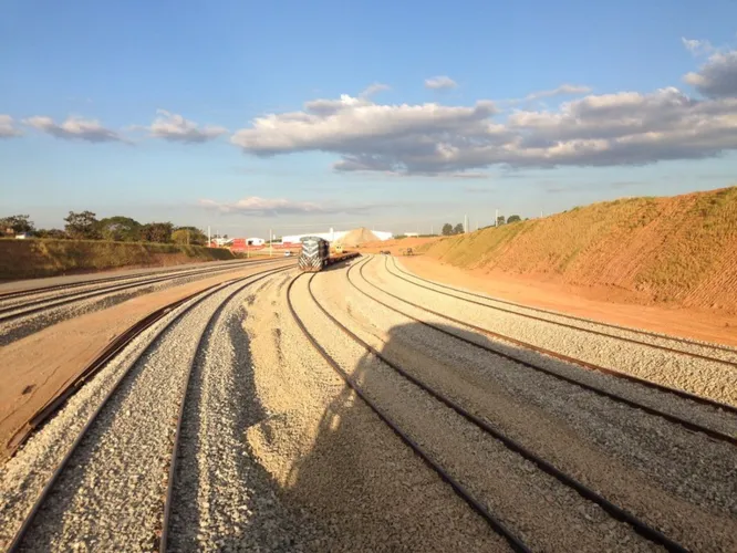 A Ferrovia Centro-Atlântica (FCA) opera um total de 7.222 km em sete estados e o Distrito Federal | Foto: Divulgação