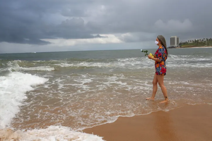 Festa de Iemanjá celebra tradição em novo formato e fieis acompanham de longe