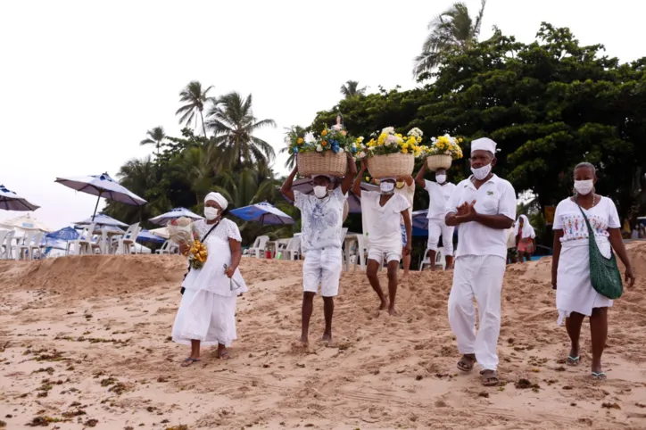 Festa de Iemanjá celebra tradição em novo formato e fieis acompanham de longe