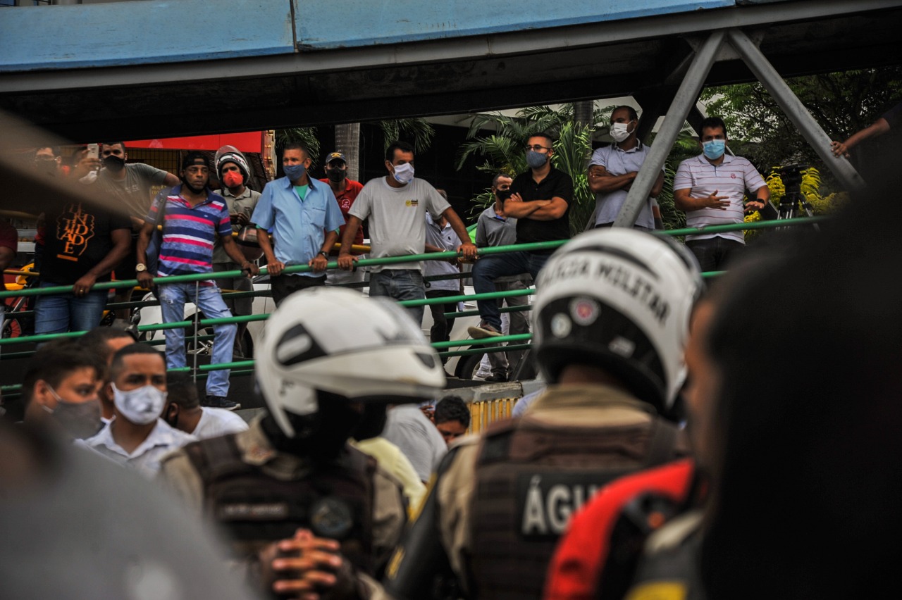 Motoristas de aplicativo em Salvador protestam contra tarifas promocionais