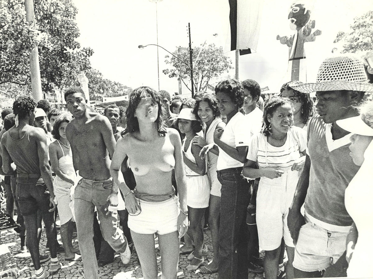 Desafiando a SSP, mulheres fizeram topless no Carnaval de 1981