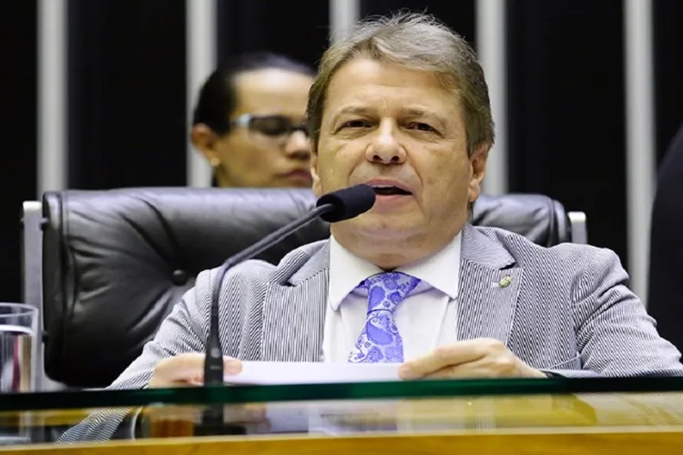 Bibo Nunes vai na contramão do discurso empreendido pelo presidente Jair Bolsonaro