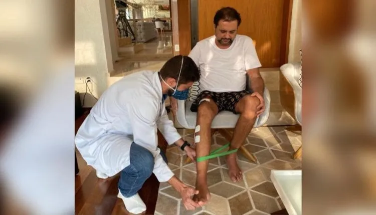 Geraldo Luís faz fisioterapia para recuperar movimentos da perna direita | Foto: Reprodução | Instagram