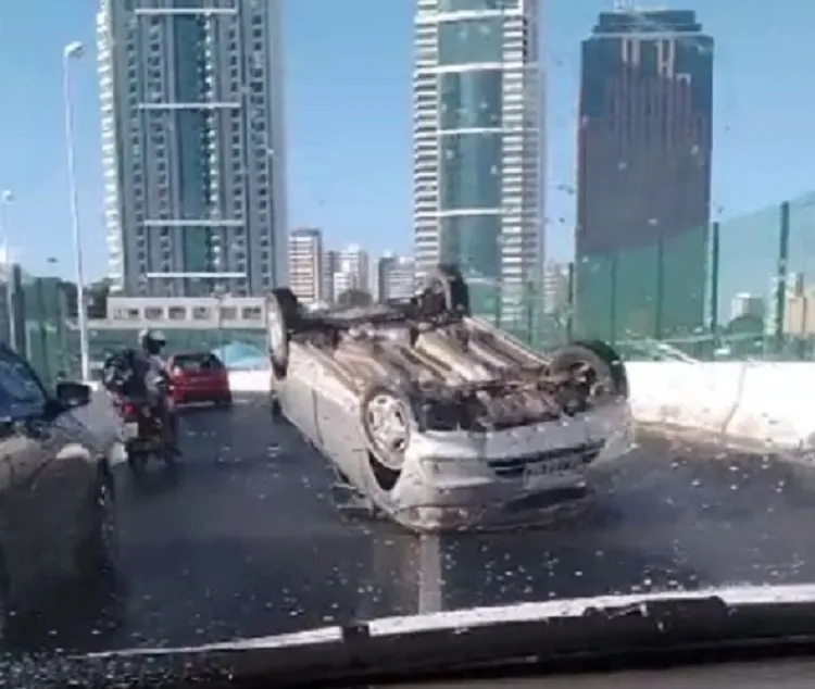 Acidente aconteceu no sentido Caminho das Árvores | Foto: Reprodução