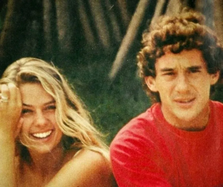 Adriane Galisteu viveu um relacionamento com o piloto de 1993 até o dia em que ele faleceu | Foto: Reprodução | Instagram