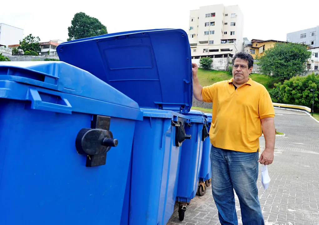 Síndico de um condomínio em Brotas, Sampaio investe em reciclagem | Foto: Shirley Stolze | Ag. A TARDE