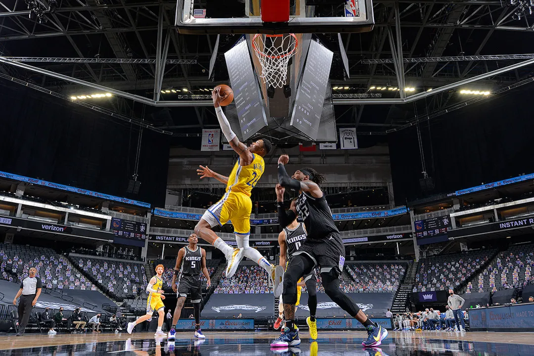 Nos Estados Unidos, um estudo, com atletas que testaram positivo entre maio e outubro de 2020, concluiu que apenas cinco de 789 sofreram de doenças cardíacas inflamatórias | Foto: Rocky Winder | NBAE / Getty Images via AFP