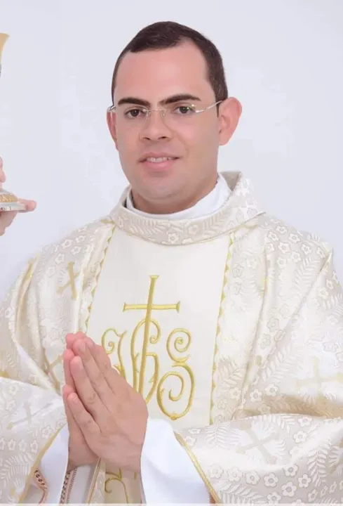 Conforme a Diocese de Caruaru, o lema sacerdotal de padre Fernando era "O Bom Pastor dá a vida por suas ovelhas"