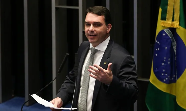 A manifestação difere da feita pelo senador após a morte de outro miliciano, Adriano da Nóbrega, ex-policial militar | Foto: Fabio Rodrigues Pozzebom | Agência Brasil