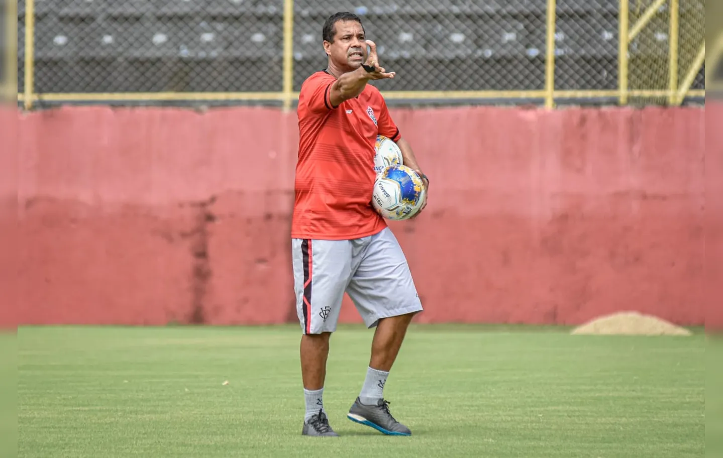 O treinador do Leão ainda deve começar com Ruan Nascimento como meia | Foto: Pietro Carpi | EC Vitória