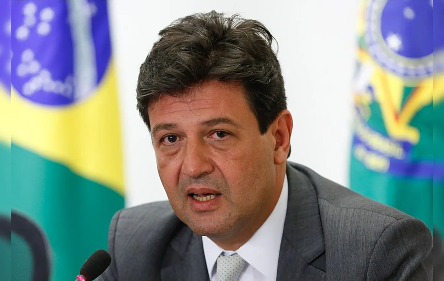 "Mais postos de saúde, menos postos Ipiranga", disparou o primeiro ministro da Saúde do governo Bolsonaro sobre o ex-colega