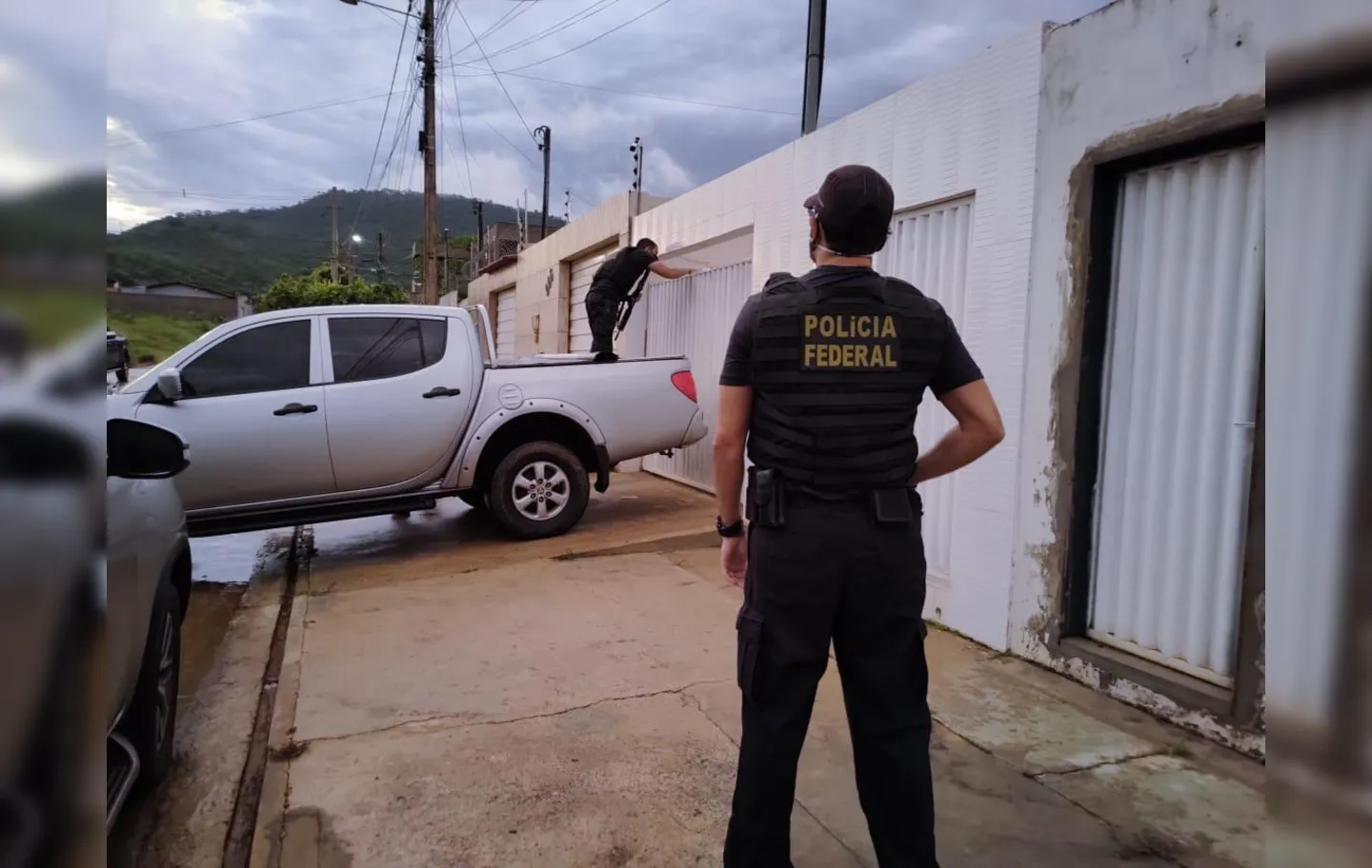 Policiais cumprem mandados de apreensão nos municípios baianos de Barreiras, São Desidério e Salvador,