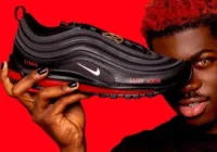 Empresa é processada por lançar tênis 'satânico' com modelo de calçado da Nike