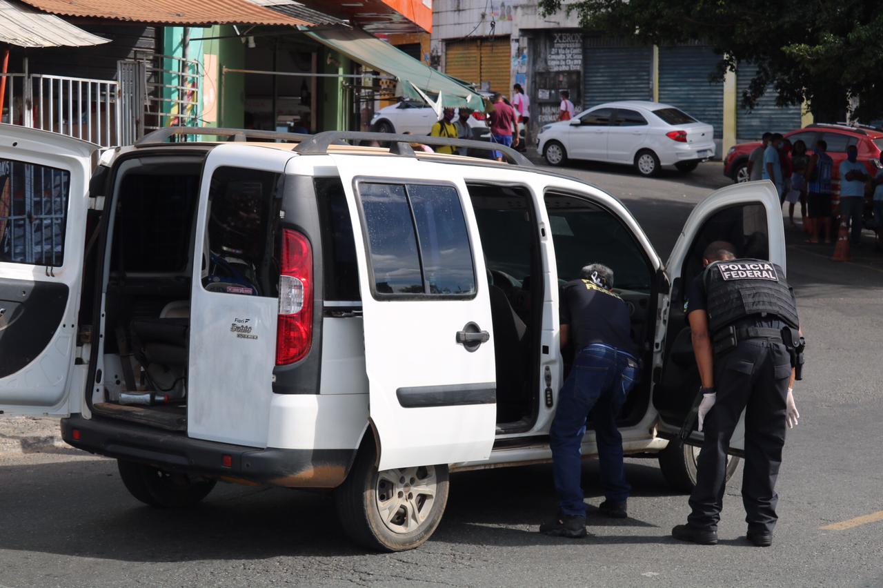 Bandidos explodem agência bancária no bairro de Cajazeiras 10