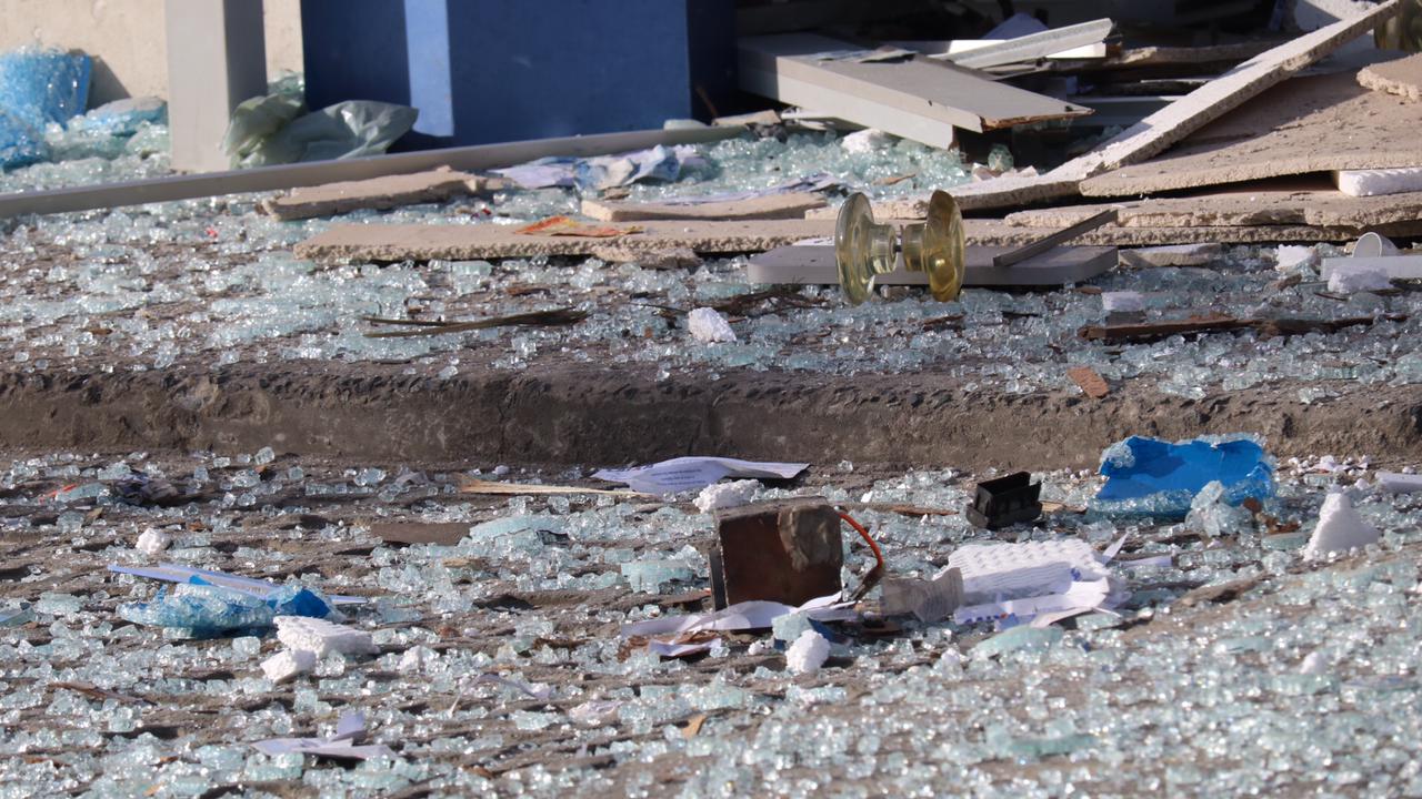 Bandidos explodem agência bancária no bairro de Cajazeiras 10