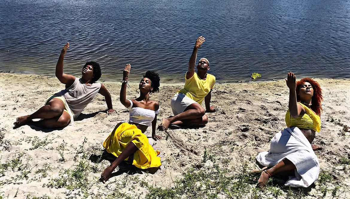 A coreografia Omin Odo, de Lauro de Freitas, busca uma conexão artística com o arquétipo do orixá Oxum, divindade do culto afro-brasileiro candomblé | Fotos: Divulgação