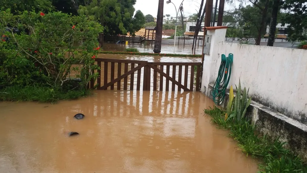 A moradora acusa a Conder e ao Consórcio de Desenvolvimento do Jaguaribe Salvador, de não fiscalizarem a obra que está sendo realizada no Rio Jaguaribe I Foto: Arquivo pessoal