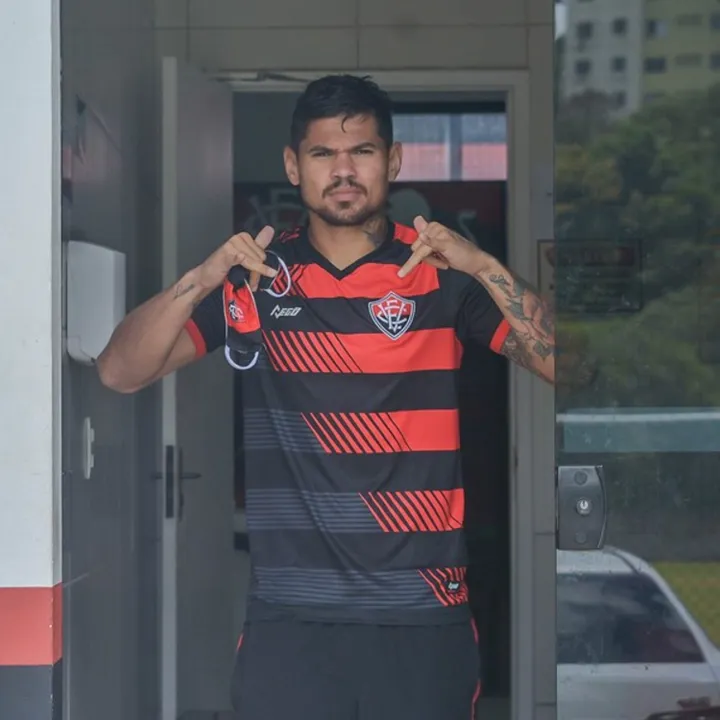 Atacante assinou com o Tricolor, mas acabou liberado | Foto: Divulgação | E.C.Vitória