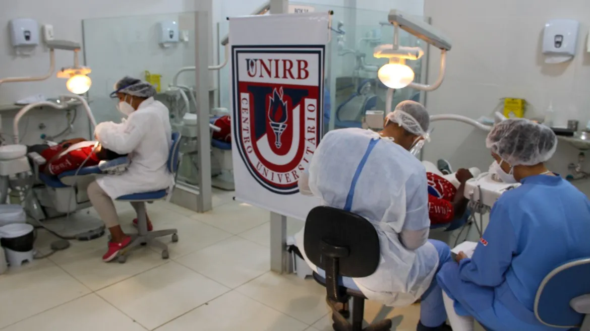Clínica escola Unirb atende atletas do Unirb Futebol Clube
