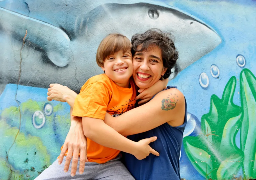 Andréa Fernandes Pereira, jornalista com o filho Tom Pereira de Carvalho, 10 anos | Foto: Shirley Stolze | Ag. A TARDE