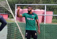 João Gabriel se pronuncia após acionar Vitória na Justiça: "16 meses sem receber um centavo"