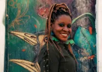 Cantora nigeriana radicada em Salvador, Okwei Odili lança disco em homenagem a Oxumaré