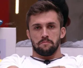 Com 61,34% dos votos, Arthur não resiste ao sexto paredão e deixa o BBB21
