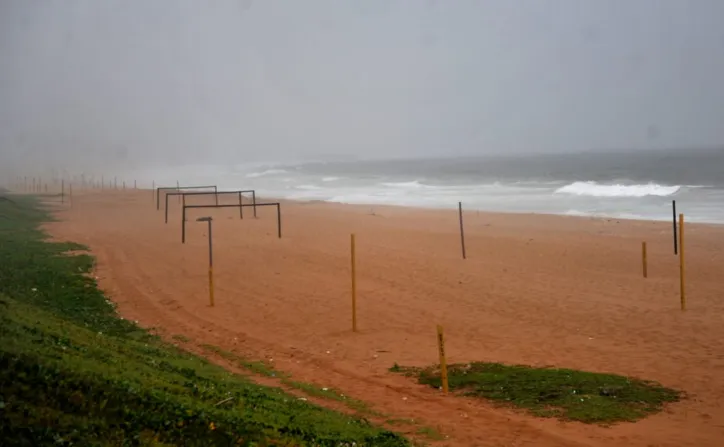 Forte chuva provoca pontos de alagamentos e caos em Salvador