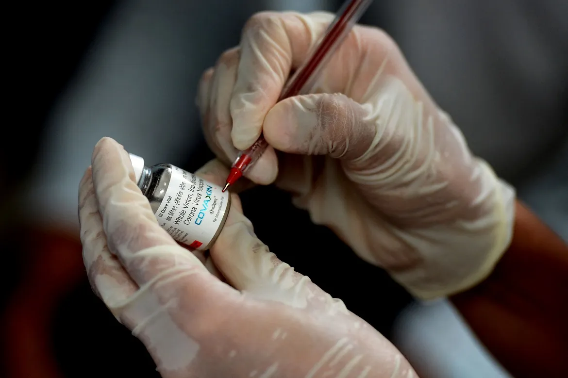 O imunizante Covaxin é produzido pelo laboratório Bharat Biotech, na Índia | Noah Seelam | AFP