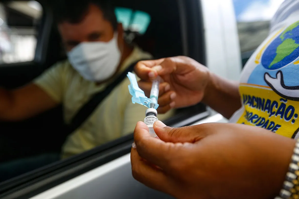 Desde janeiro, o Butantan já disponibilizou 92,8 milhões de doses | Foto: Rafael Martins | Ag. A TARDE