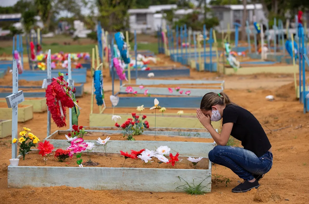O país totaliza 599.359 vítimas desde o início da pandemia | Foto: Michael Dantas | AFP