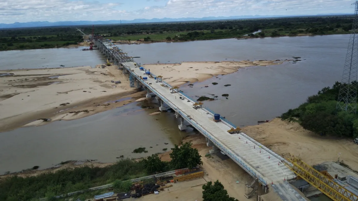 A suspensão temporária acontece devido à inauguração da ponte que liga os dois municípios | Foto: Matheus Carneiro | Concef