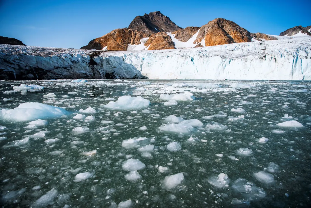 A desintegração regular das barreiras de gelo na costa leste da Península Antártica está ligada ao aquecimento Foto: Jonathan NACKSTRAND / AFP