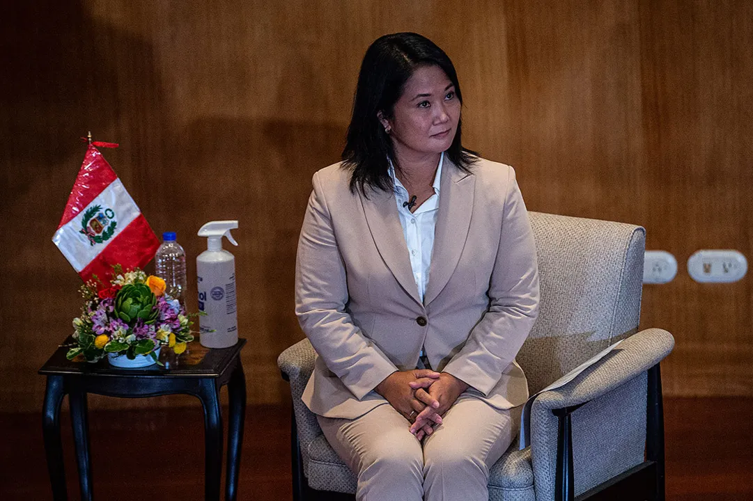 A candidata presidencial de direita está proibida de viajar sem autorização judicial por estar sob investigação | Foto: Ernesto Benavides | AFP