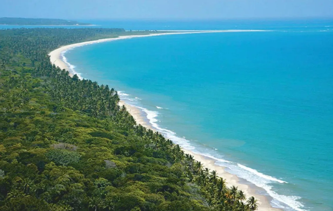 Praia dos Garcez, o belo cenário da cidade dos sonho | Foto: Divulgação