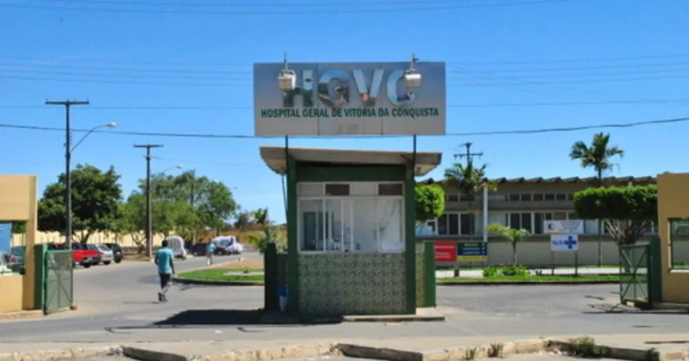 O tumulto de pacientes e familiares em busca de vagas tem sido uma constante na unidade.