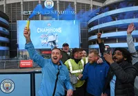 Manchester City é campeão inglês após derrota do United para o Leicester