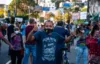 Suspensão na vacina provoca protesto na avenida Centenário
