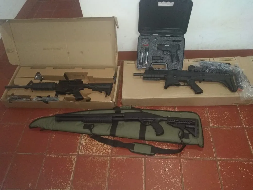 Armas foram encaminhadas para a DT para que as medidas cabíveis sejam tomadas | Foto: Divulgação | Polícia Civil